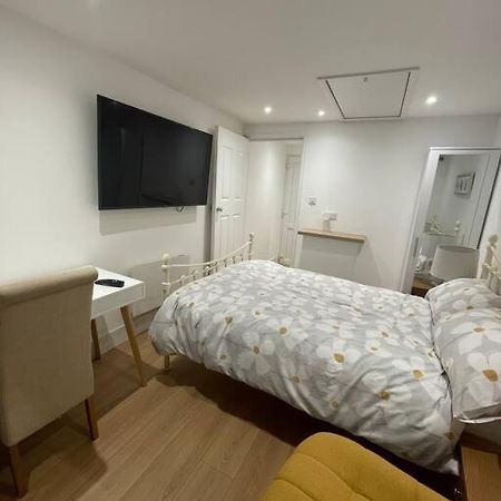 1 Bedroom Guest Suite Near City Centre. Gloucester Exteriér fotografie